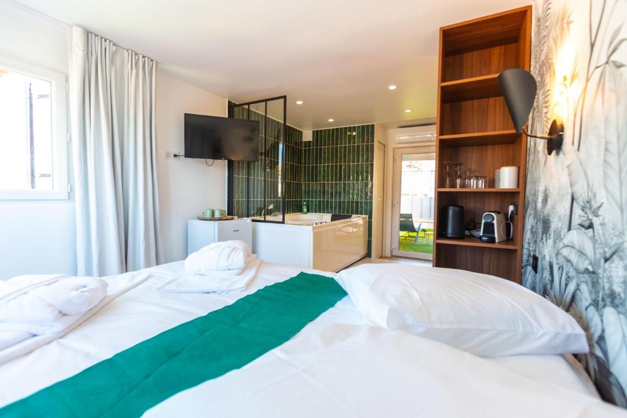 Love Room Du Mont D'Or - Baignoire Spa - Minibar Offert Marseille Exterior photo